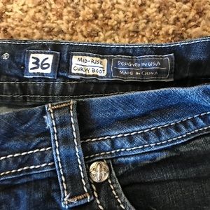 Miss Me jeans 36 curvy- like new. Inseam 31